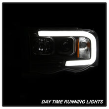 Cargar imagen en el visor de la galería, Spyder 02-05 Dodge Ram 1500 Light Bar Projector Headlights - Black (PRO-YD-DR02V2-LB-BK)