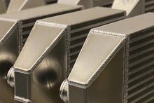 Cargar imagen en el visor de la galería, CSF High Performance Bar &amp; Plate Intercooler Core (Vertical Flow) - 27in L x 6in H x 3in W