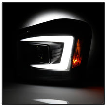 Cargar imagen en el visor de la galería, Spyder 04-06 Dodge Durango Projector Headlights - Black PRO-YD-DDU04-LB-BK