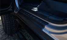 Cargar imagen en el visor de la galería, Bushwacker 20-21 Jeep Gladiator Trail Armor Rocker Panel
